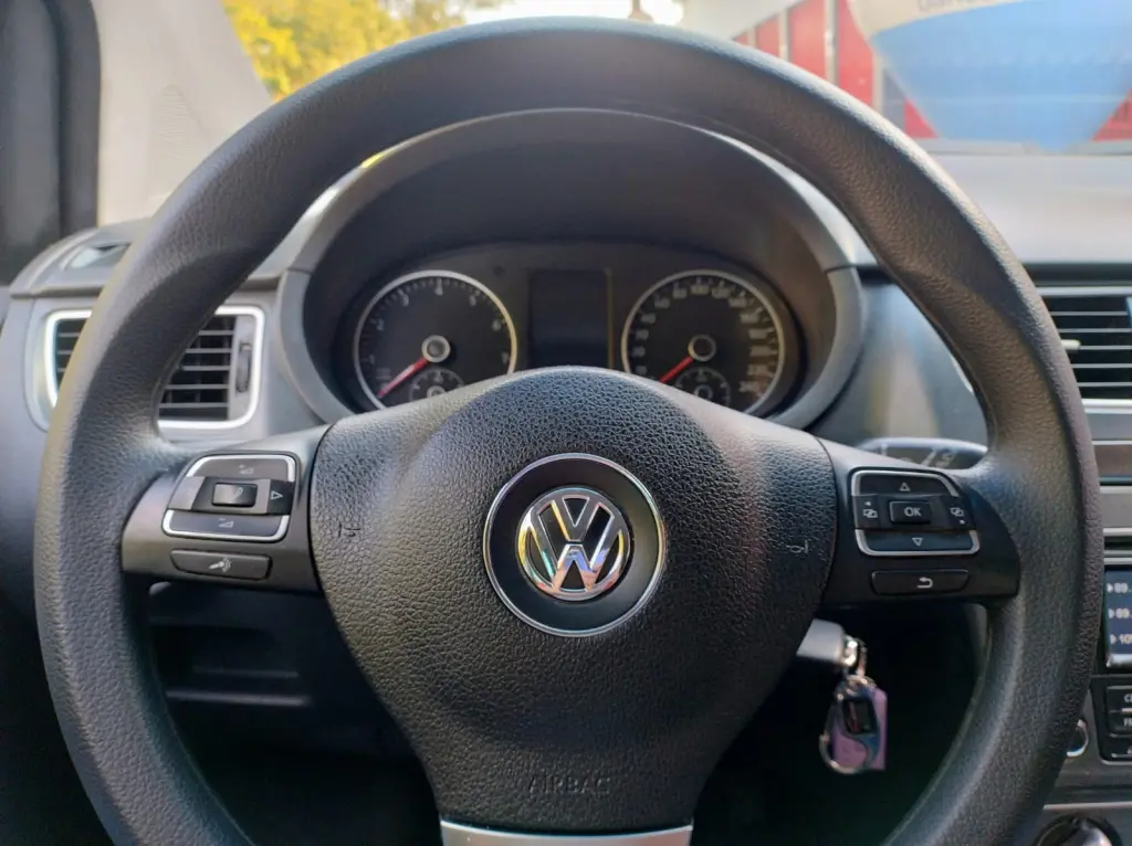 VOLKSWAGEN Fox - Foto