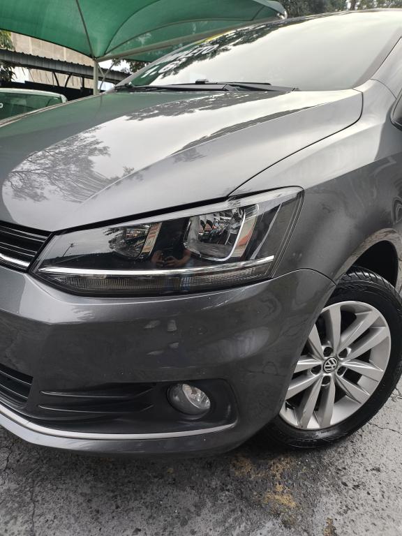 VOLKSWAGEN Fox - Foto