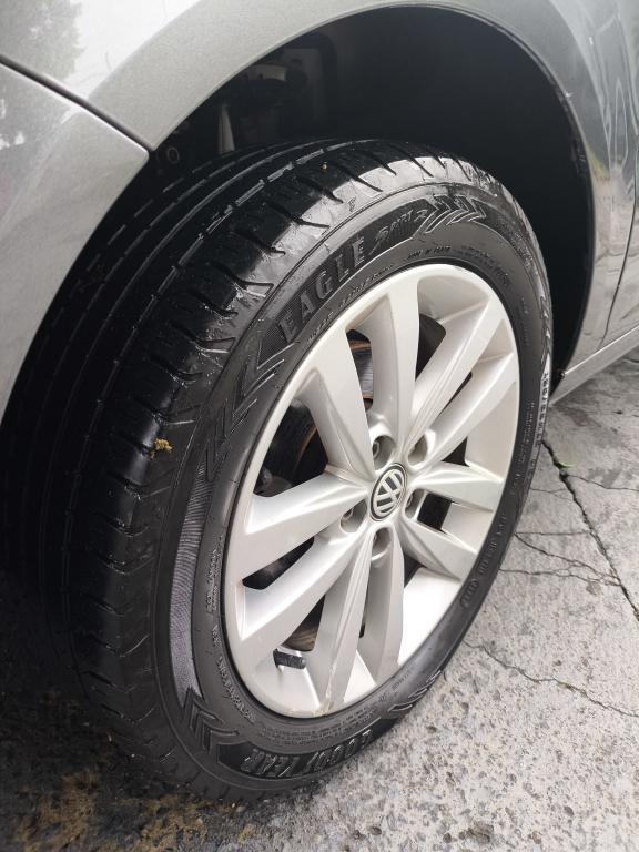 VOLKSWAGEN Fox - Foto