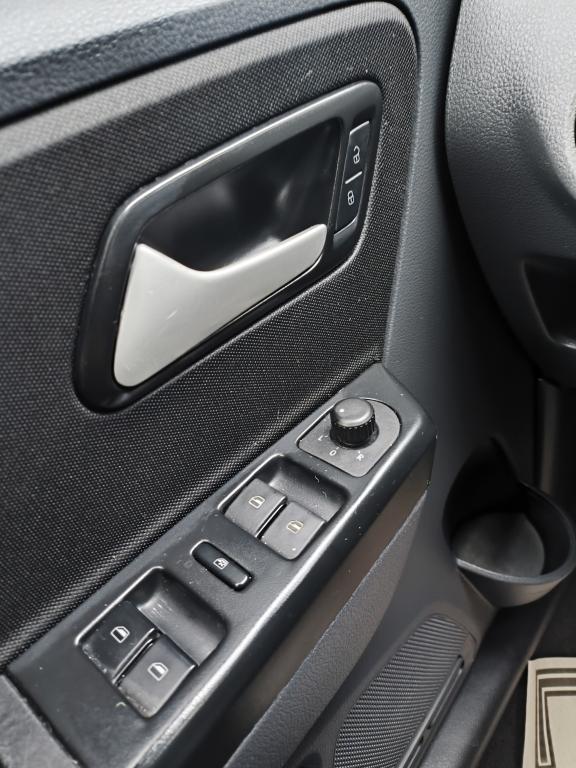 VOLKSWAGEN Fox - Foto