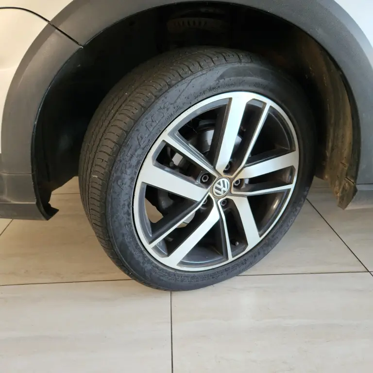 VOLKSWAGEN Fox - Foto