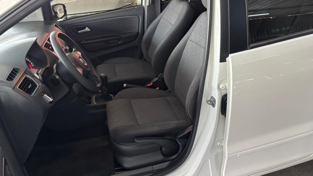 VOLKSWAGEN Fox - Foto