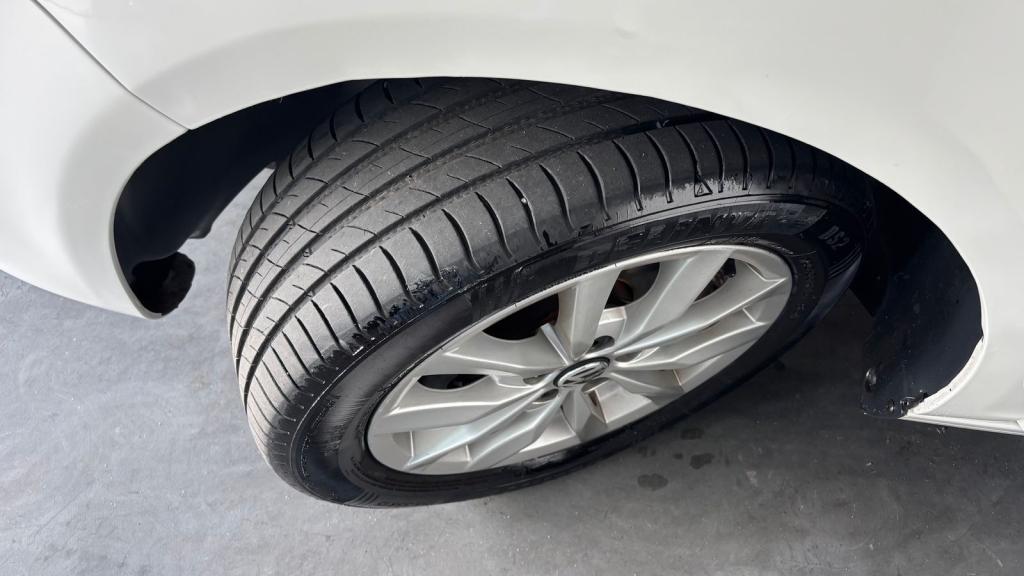 VOLKSWAGEN Fox - Foto