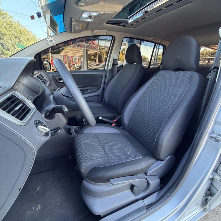 VOLKSWAGEN Fox - Foto