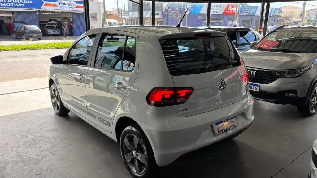 VOLKSWAGEN Fox - Foto