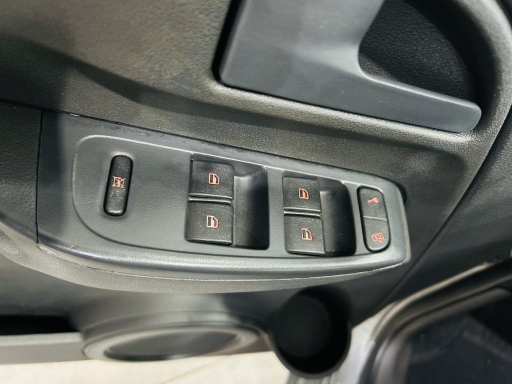 VOLKSWAGEN Fox - Foto