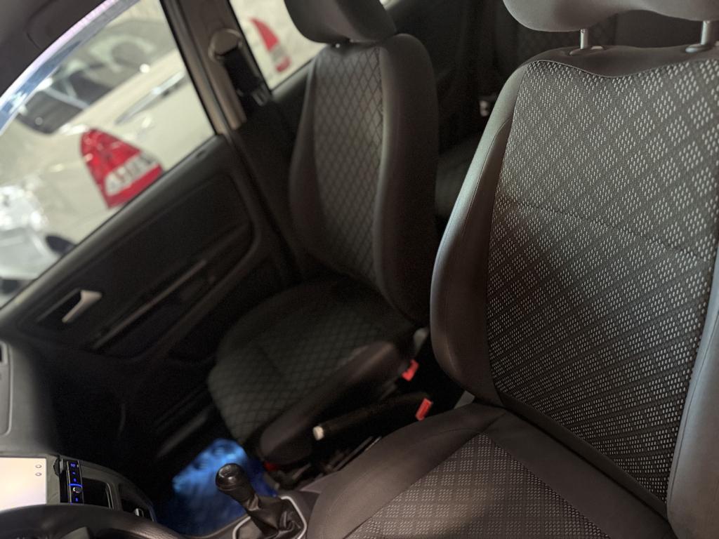 VOLKSWAGEN Fox - Foto