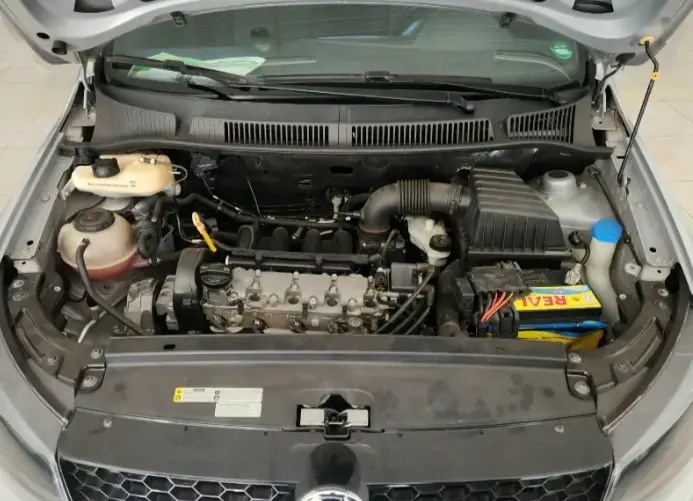 VOLKSWAGEN Fox - Foto