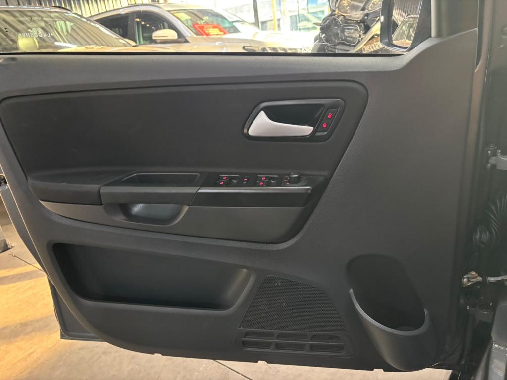 VOLKSWAGEN Fox - Foto