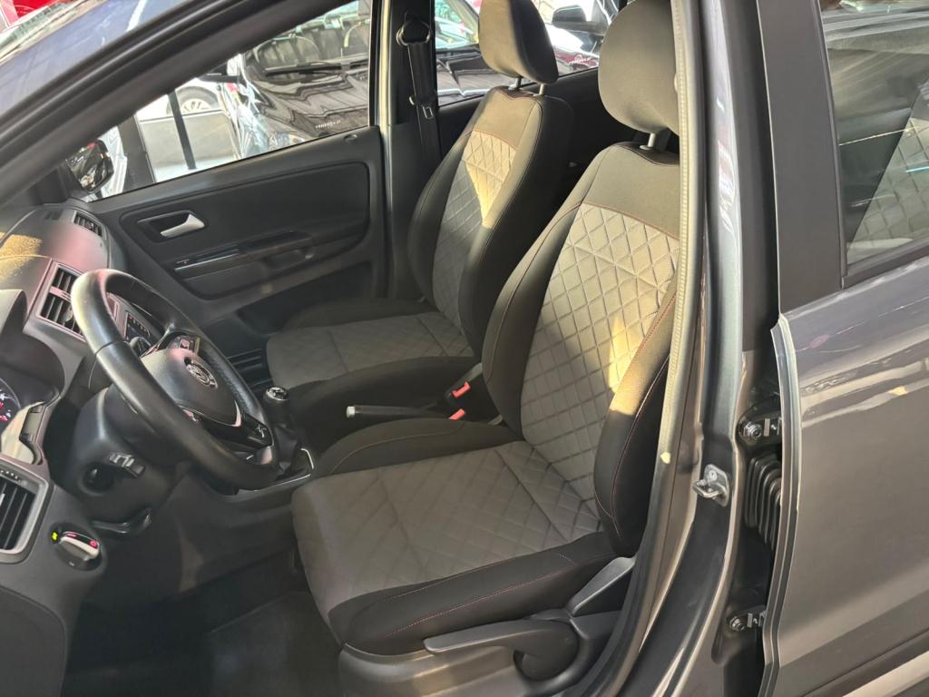 VOLKSWAGEN Fox - Foto