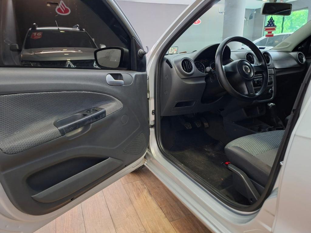 VOLKSWAGEN Gol - Foto