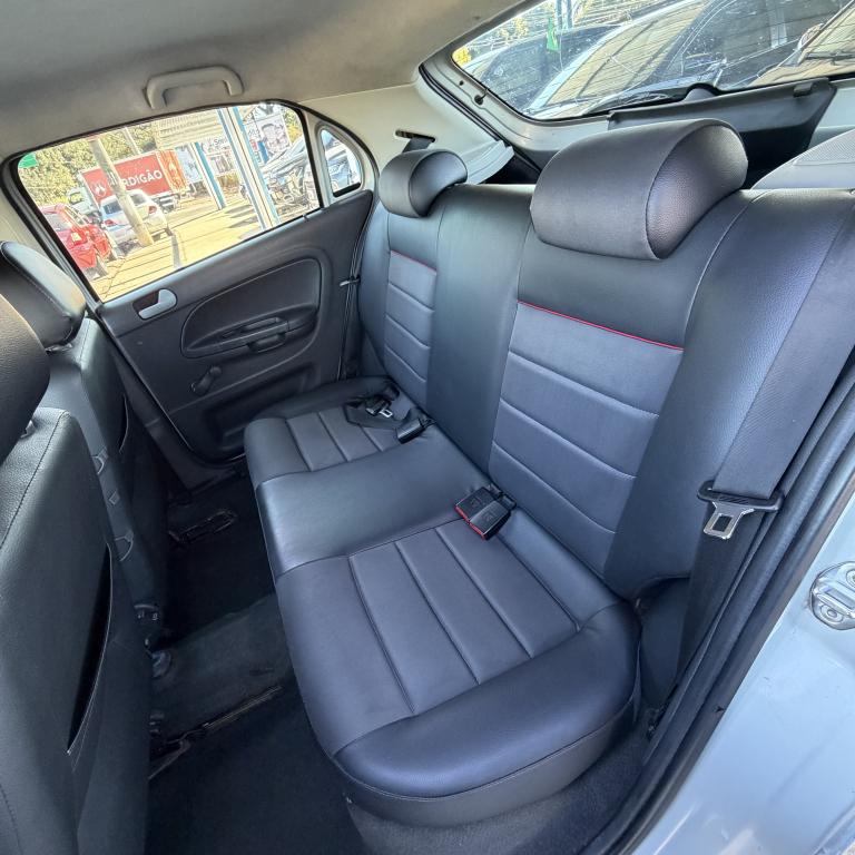 VOLKSWAGEN Gol - Foto