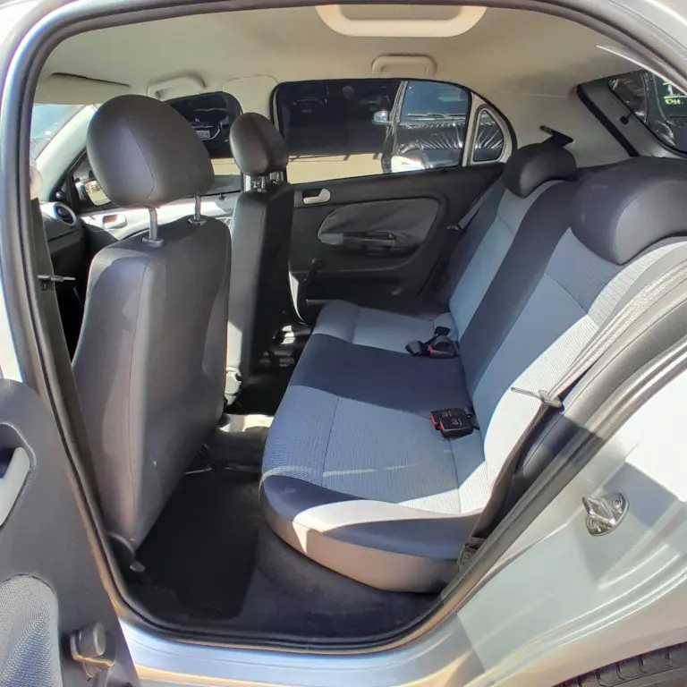 VOLKSWAGEN Gol - Foto