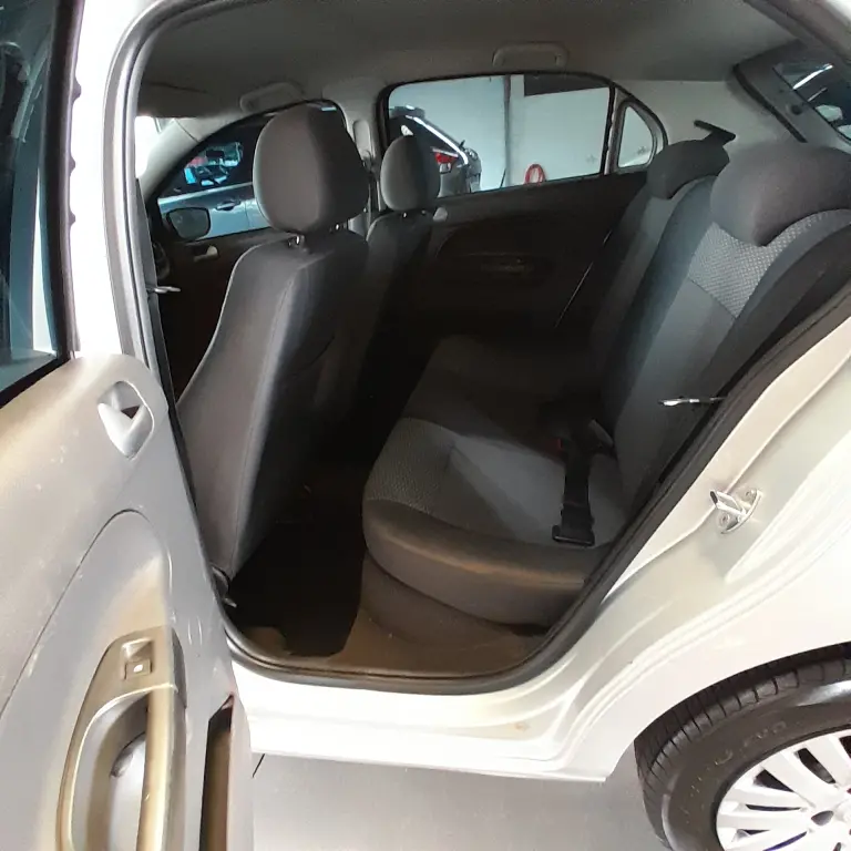 VOLKSWAGEN Gol - Foto