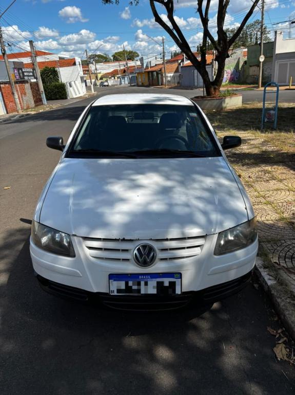 VOLKSWAGEN Gol