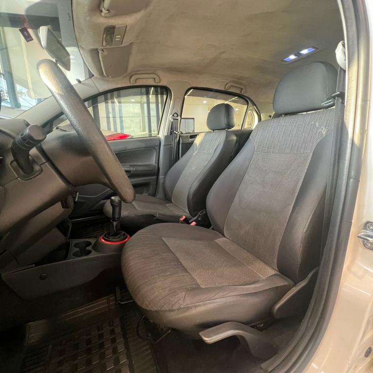 VOLKSWAGEN Gol - Foto