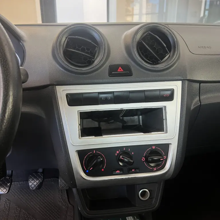 VOLKSWAGEN Gol - Foto