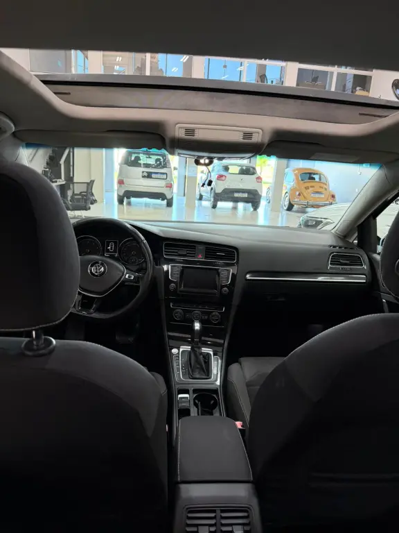 VOLKSWAGEN Golf - Foto