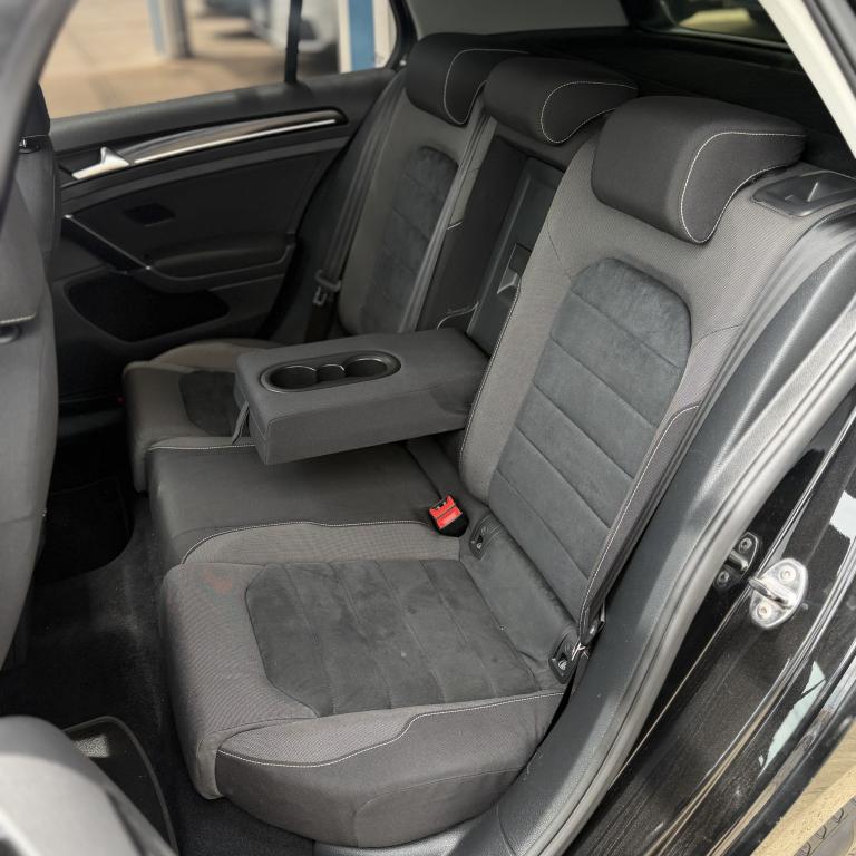 VOLKSWAGEN Golf - Foto