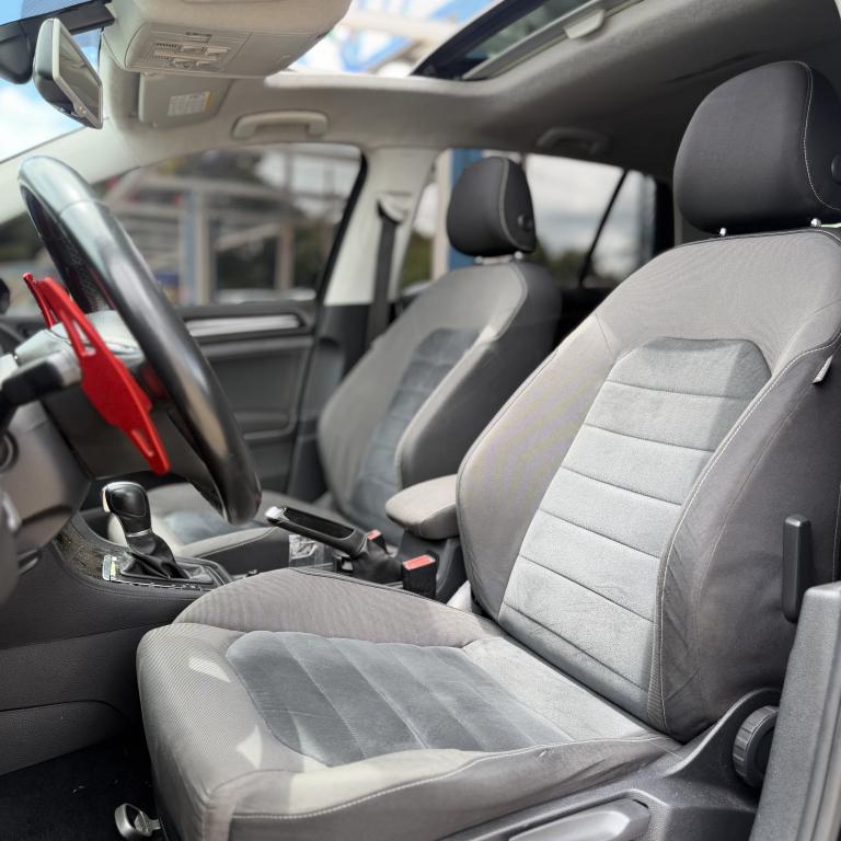 VOLKSWAGEN Golf - Foto