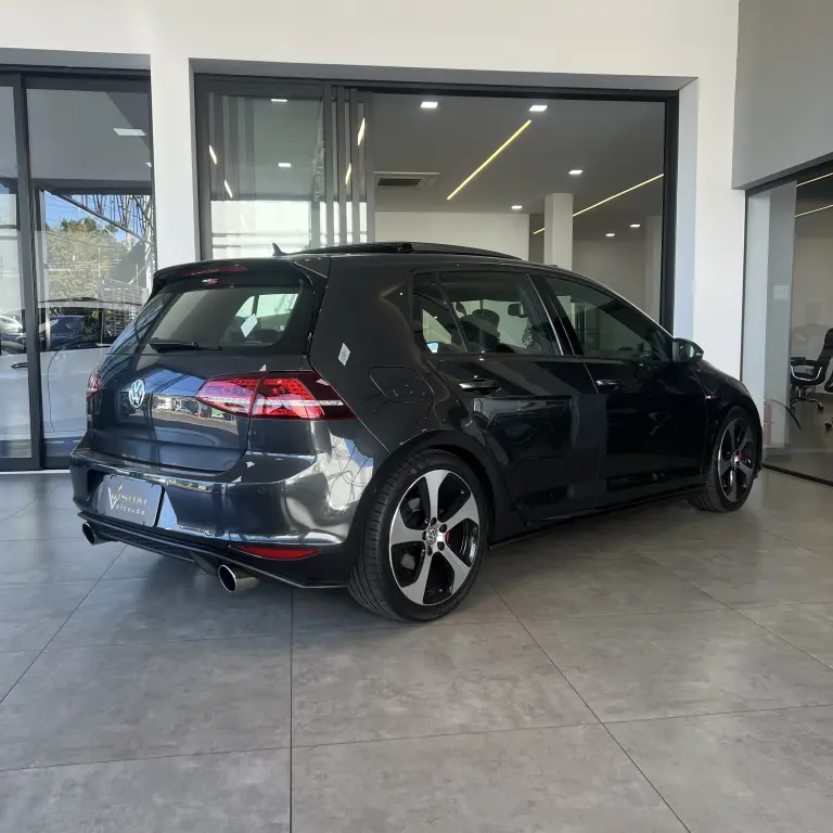 VOLKSWAGEN Golf - Foto