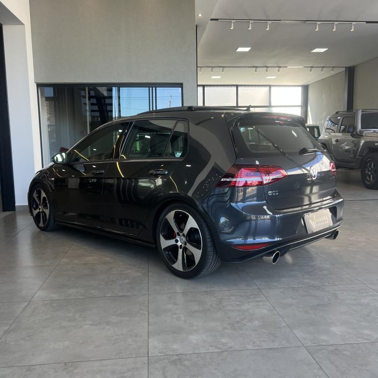 VOLKSWAGEN Golf - Foto