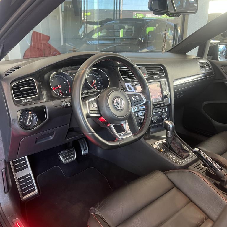 VOLKSWAGEN Golf - Miniatura