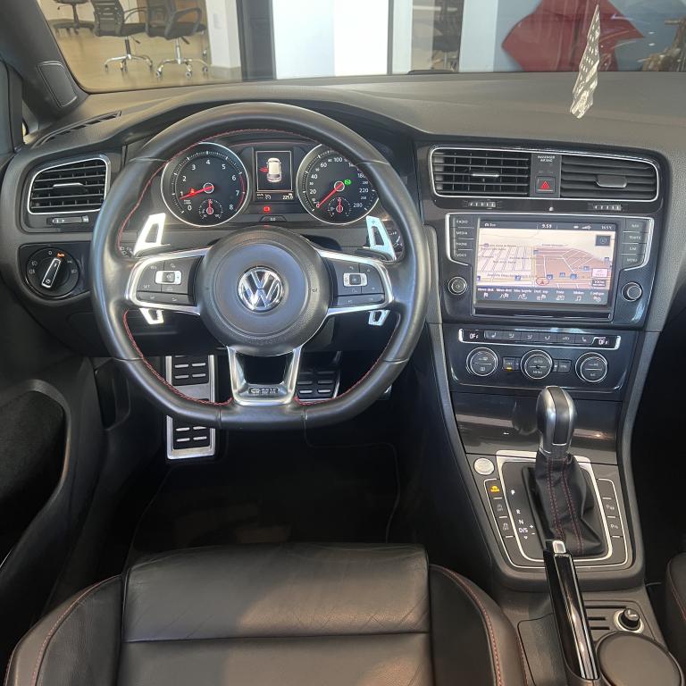 VOLKSWAGEN Golf - Foto