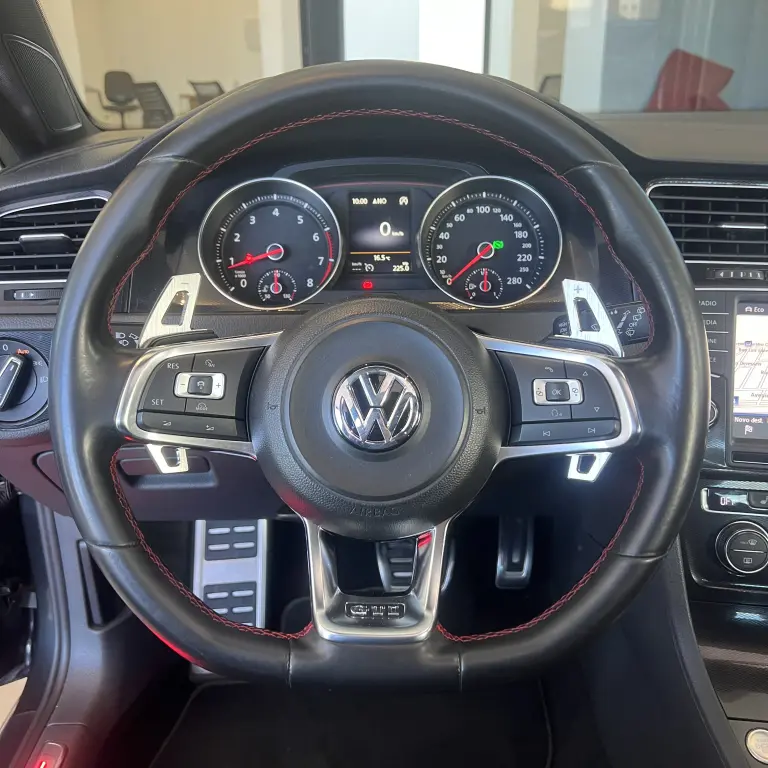 VOLKSWAGEN Golf - Foto