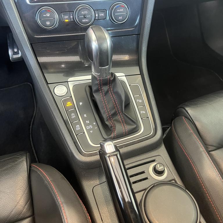 VOLKSWAGEN Golf - Foto