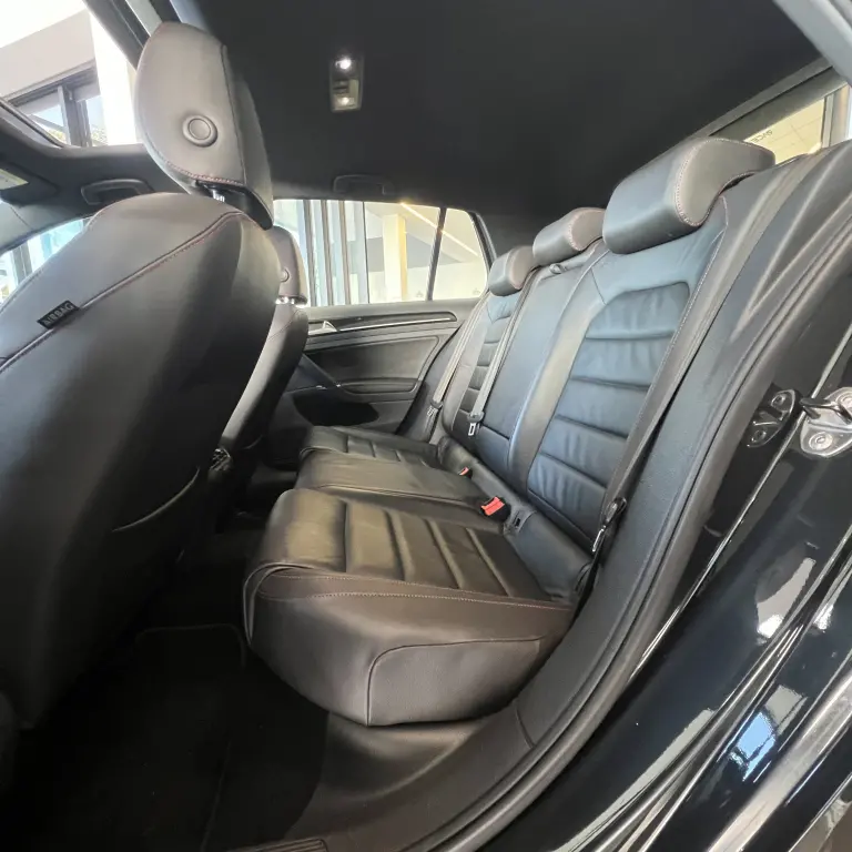 VOLKSWAGEN Golf - Foto