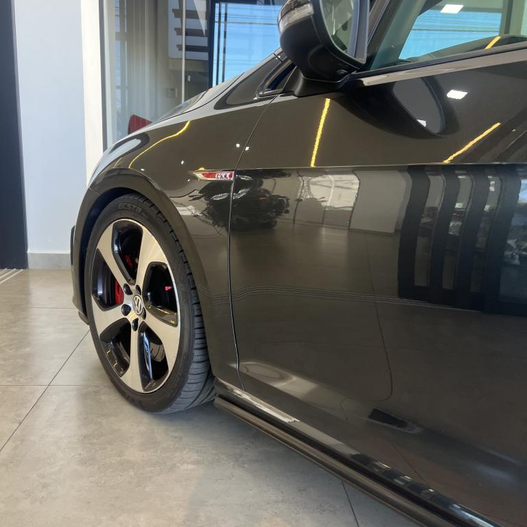 VOLKSWAGEN Golf - Foto