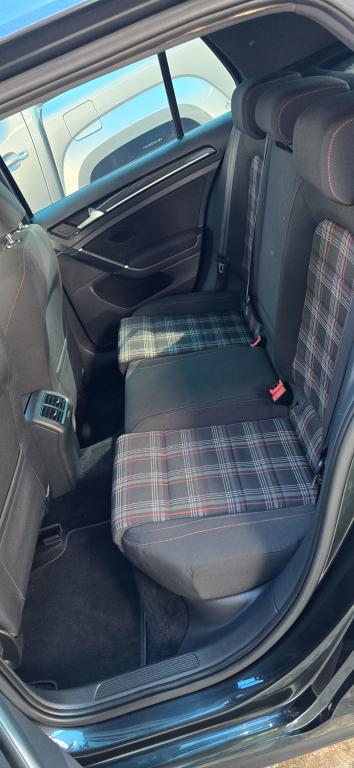 VOLKSWAGEN Golf - Foto