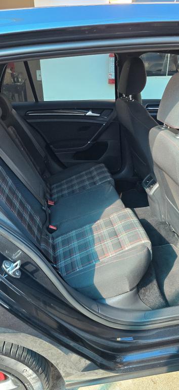 VOLKSWAGEN Golf - Foto