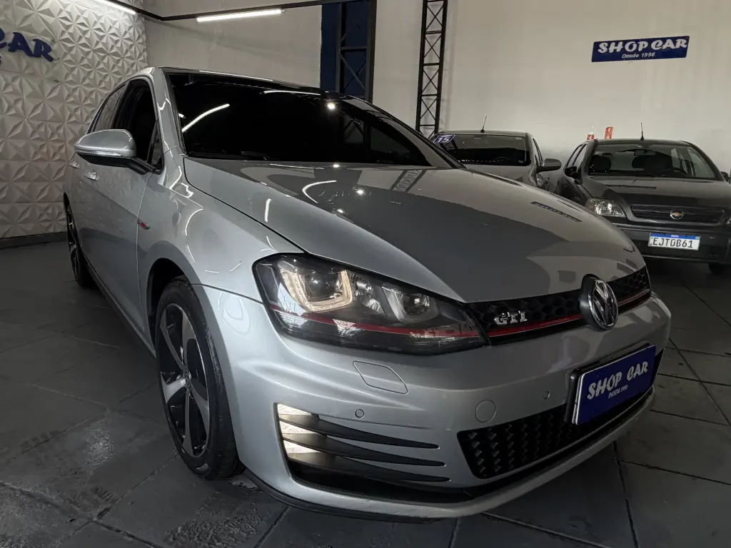VOLKSWAGEN Golf - Foto