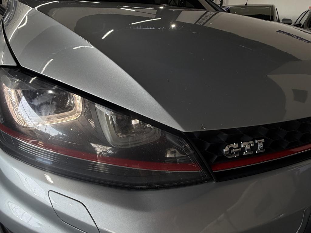 VOLKSWAGEN Golf - Foto