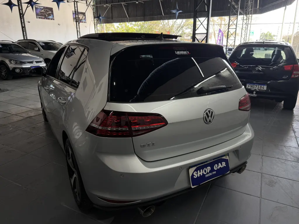 VOLKSWAGEN Golf - Foto