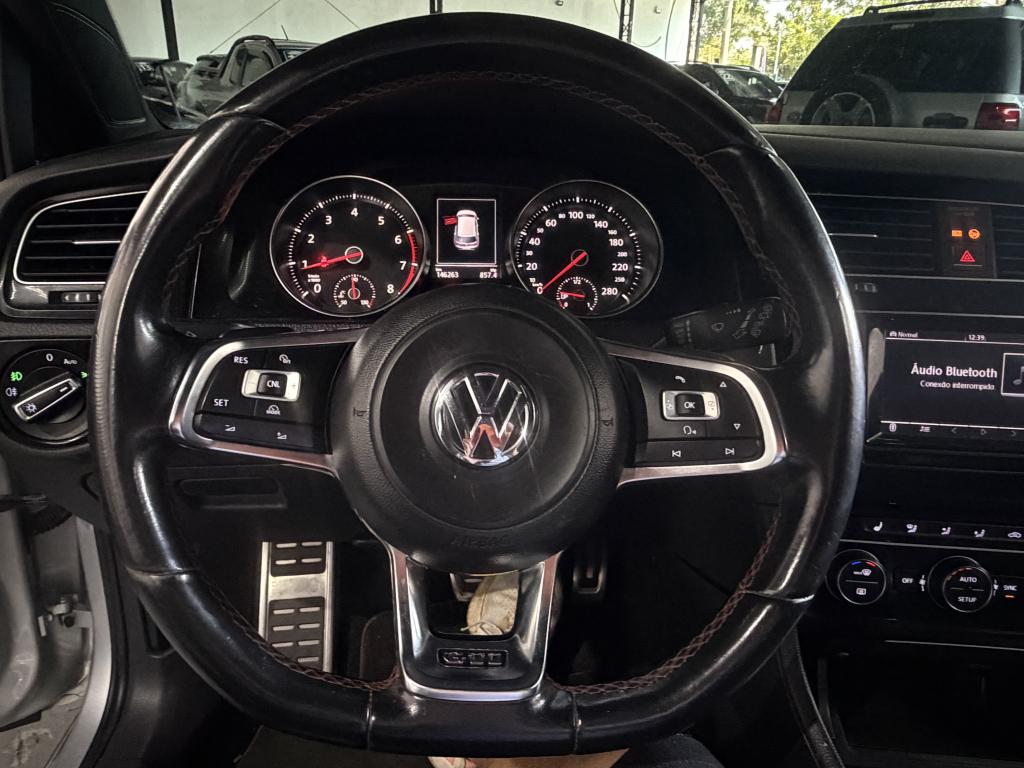 VOLKSWAGEN Golf - Foto