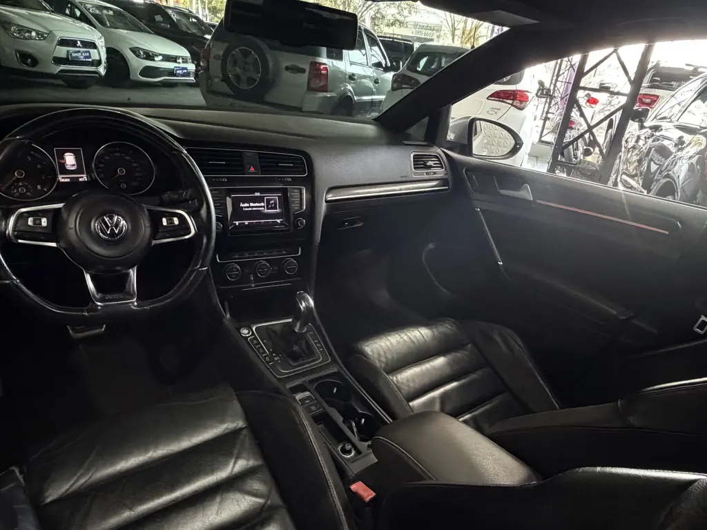 VOLKSWAGEN Golf - Foto