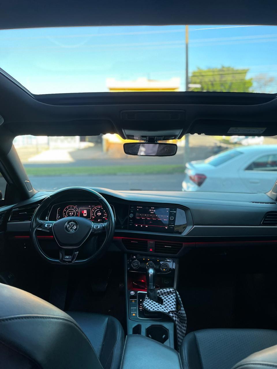 VOLKSWAGEN Jetta - Foto