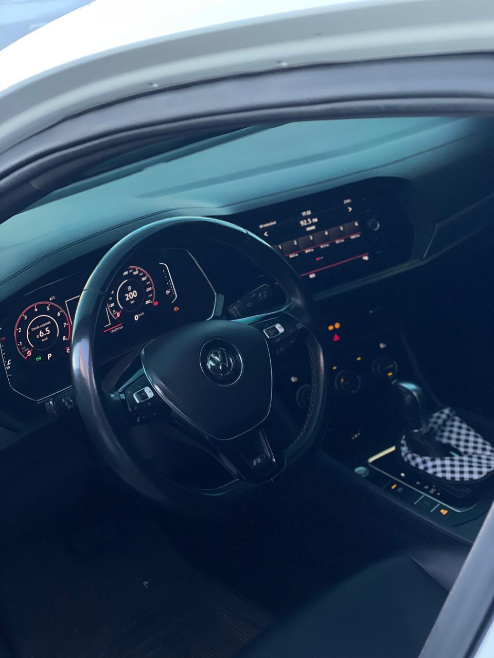 VOLKSWAGEN Jetta - Foto