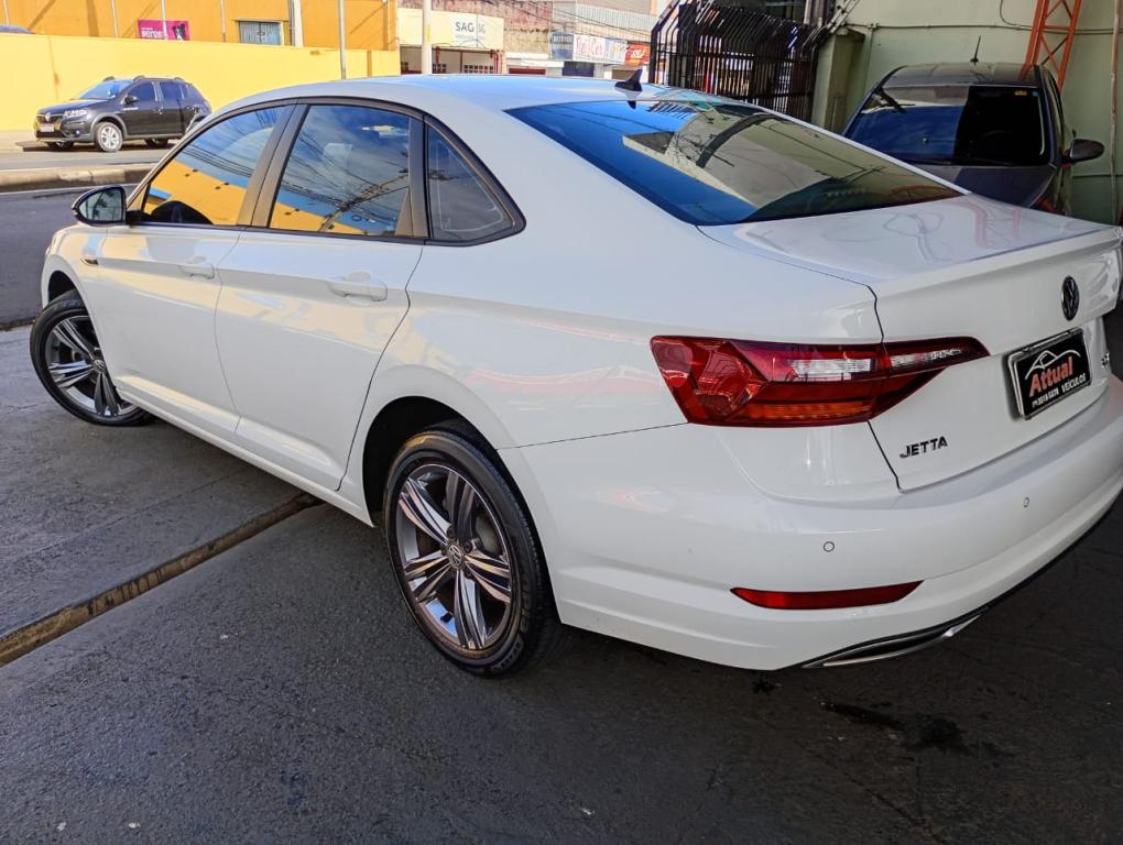 VOLKSWAGEN Jetta - Foto