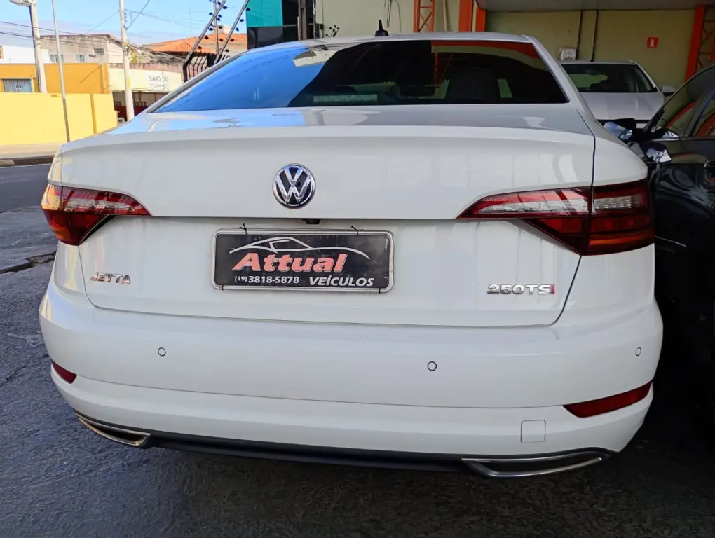 VOLKSWAGEN Jetta - Foto