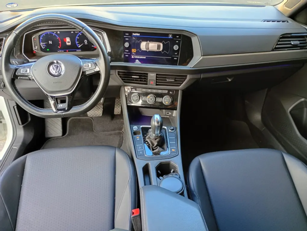 VOLKSWAGEN Jetta - Foto