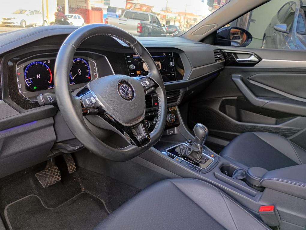 VOLKSWAGEN Jetta - Foto