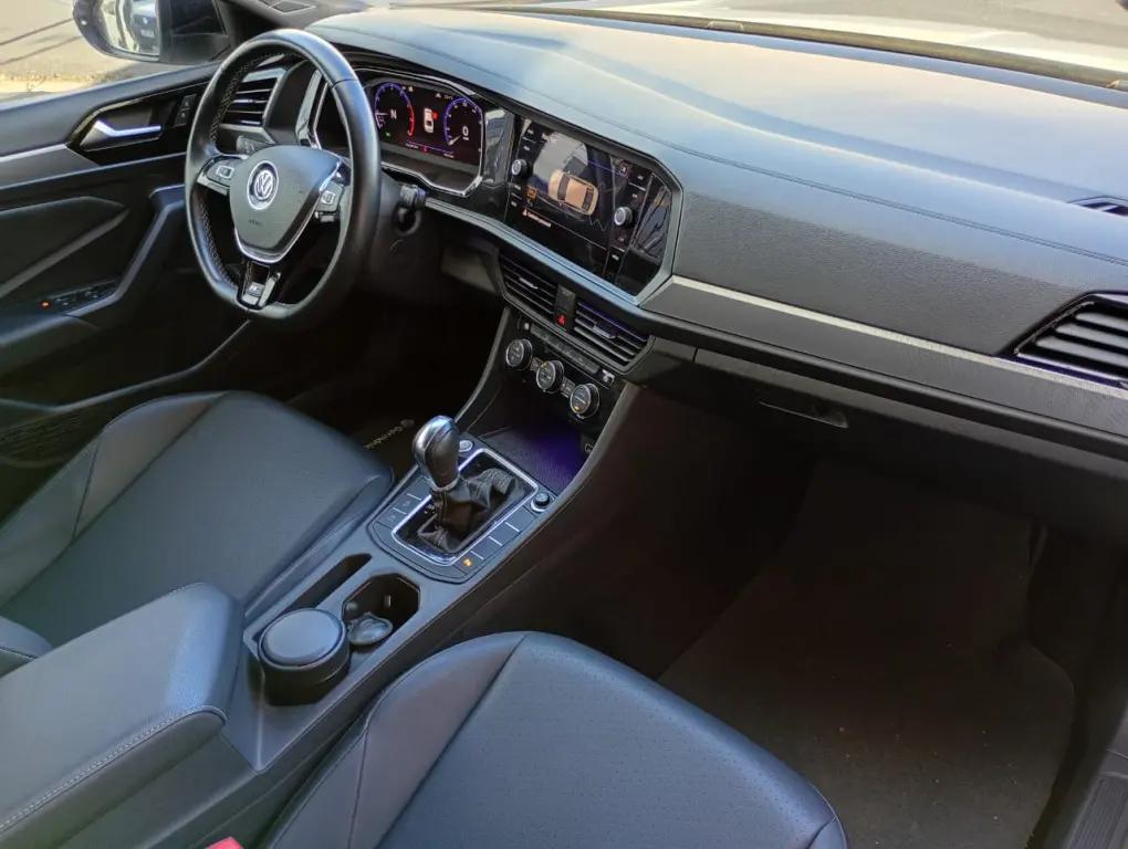 VOLKSWAGEN Jetta - Foto