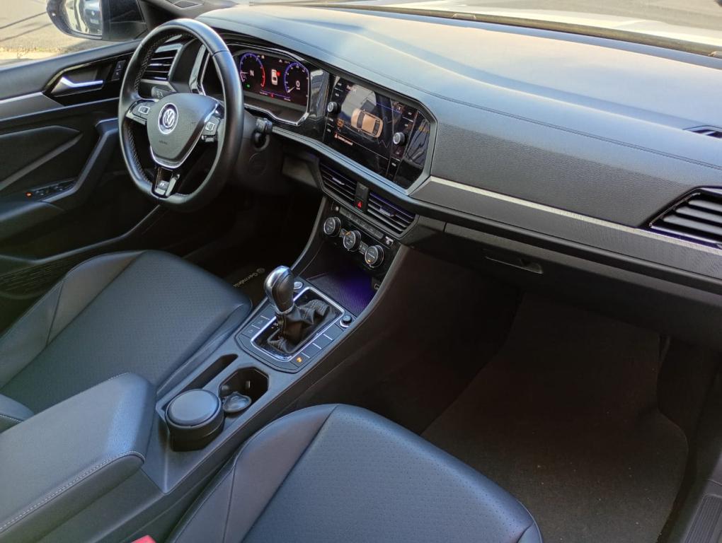 VOLKSWAGEN Jetta - Foto