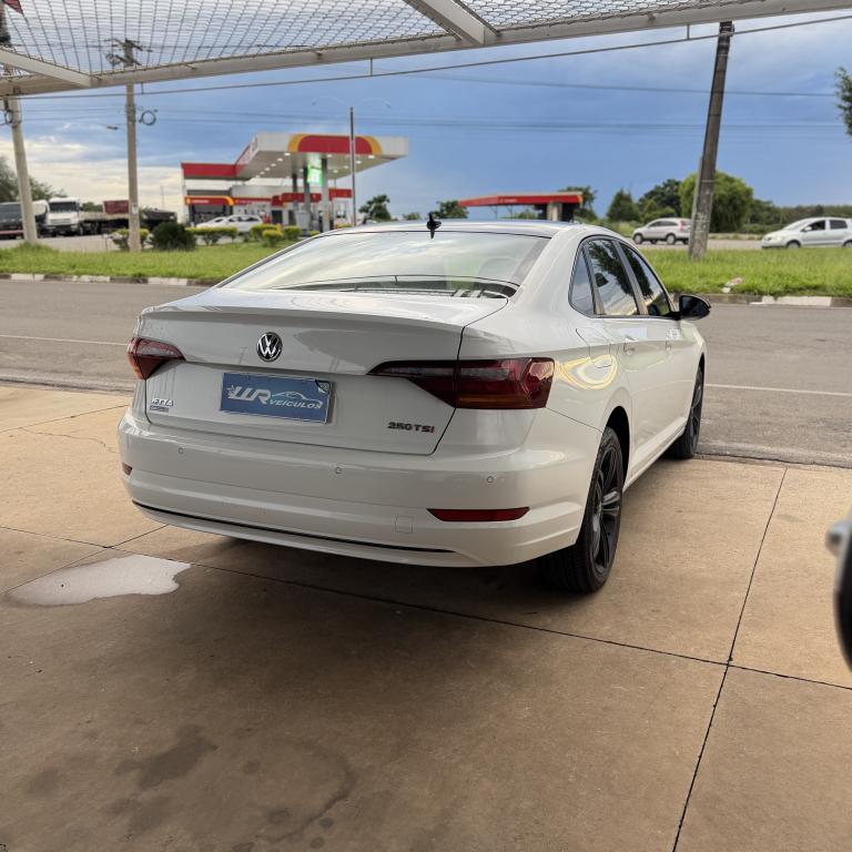 VOLKSWAGEN Jetta - Foto