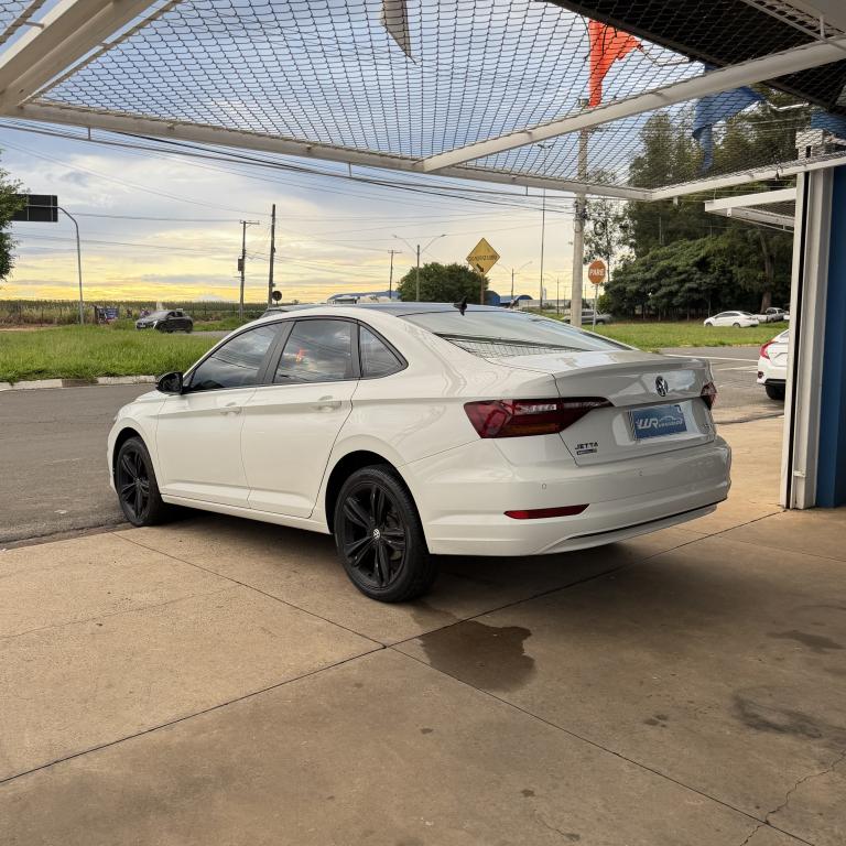 VOLKSWAGEN Jetta - Foto