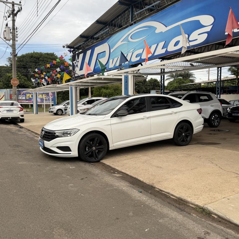 VOLKSWAGEN Jetta - Foto